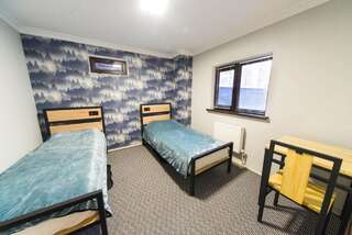 Хостелы Hostel 211A Алматы Двухместный номер с 1 кроватью или 2 отдельными кроватями-1