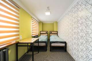 Хостелы Hostel 211A Алматы Двухместный номер с 1 кроватью или 2 отдельными кроватями-1