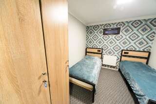 Хостелы Hostel 211A Алматы Двухместный номер с 1 кроватью или 2 отдельными кроватями-1